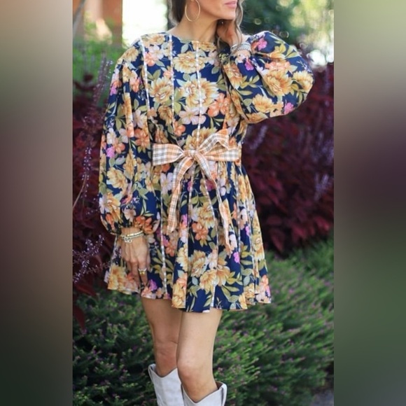 Fate Dresses & Skirts - NEW Fate Floral Daydream Mini Dress Balloon Sleeves Contrasting Plaid Belt